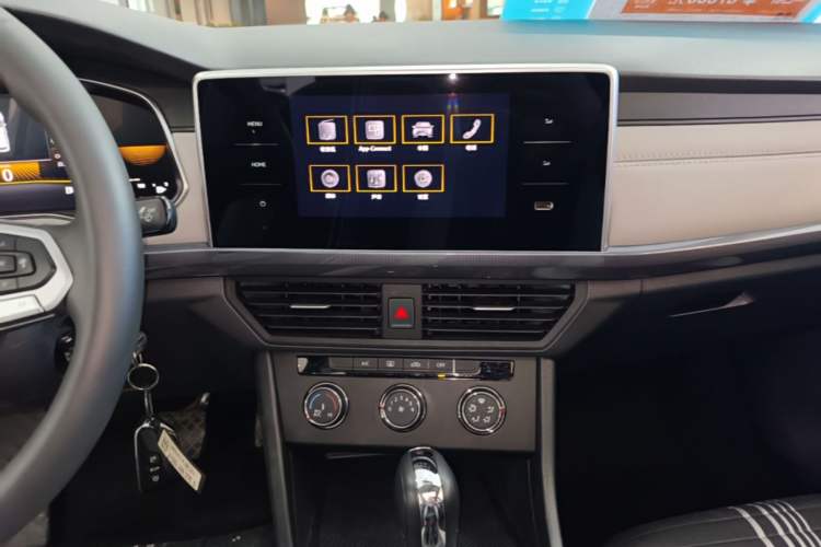 Used Volkswagen Bora 2023 1.5L Automatic Changer Limited Edition Audio And AC Panel