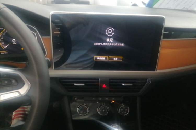 Used Volkswagen Bora 2023 200TSI DSG YueXing PRO Edition Audio And AC Panel
