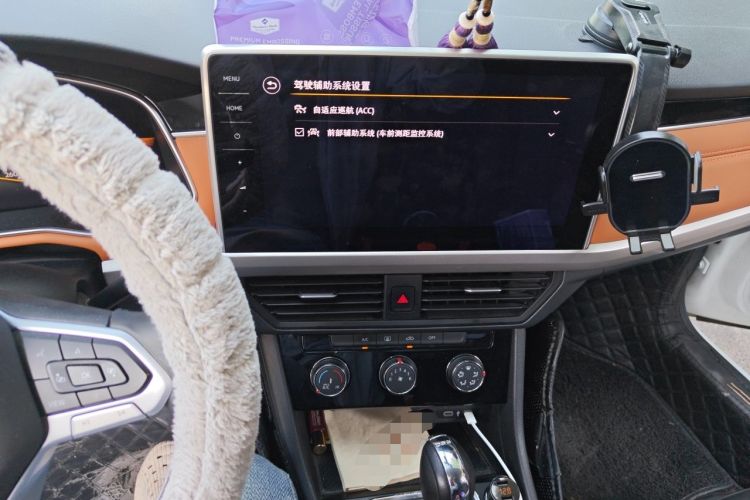 Used Volkswagen Bora 2023 200TSI DSG Smart Drive Version Audio And AC Panel
