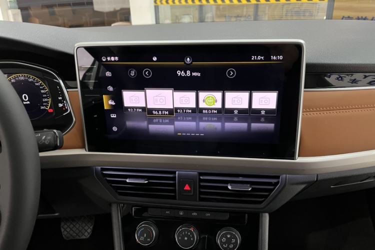Used Volkswagen Bora 2023 200TSI DSG YueXing PRO Edition Audio And AC Panel