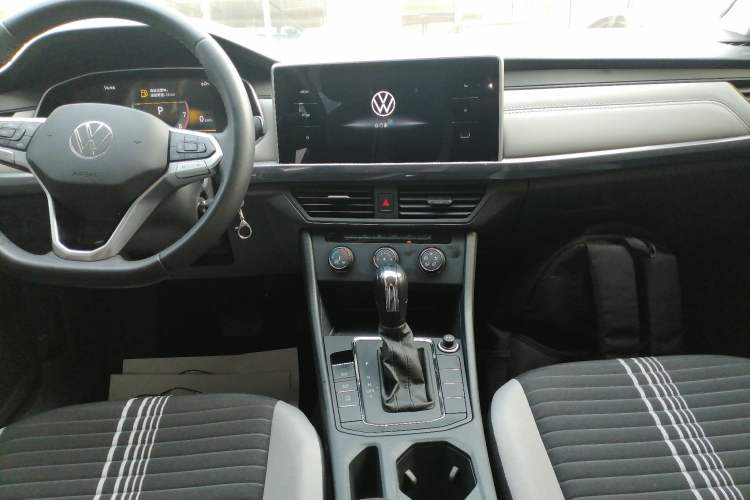 Used Volkswagen Bora 2023 1.5L Automatic Changer Limited Edition Audio And AC Panel