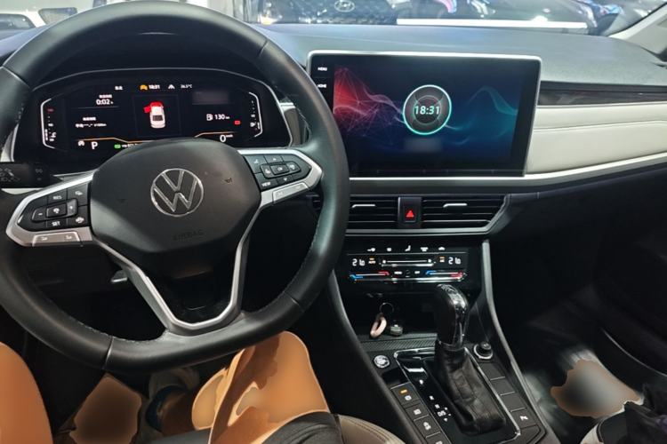 Used Volkswagen Bora 2023 280TSI DSG Prestige Edition Center Console