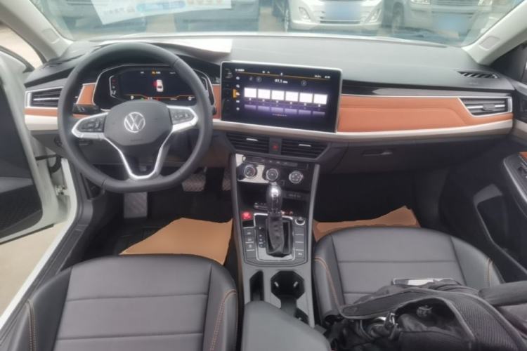 Used Volkswagen Bora 2023 200TSI DSG YueXing PRO Edition Center Console