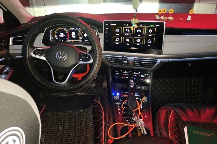 Used Volkswagen Bora 2023 300TSI DSG Prestige Edition Center Console