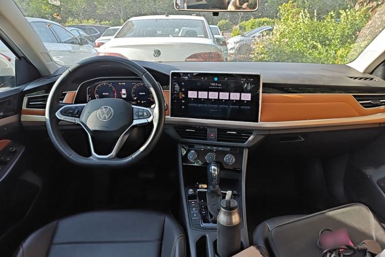 Used Volkswagen Bora 2023 200TSI DSG YueXing PRO Edition Center Console