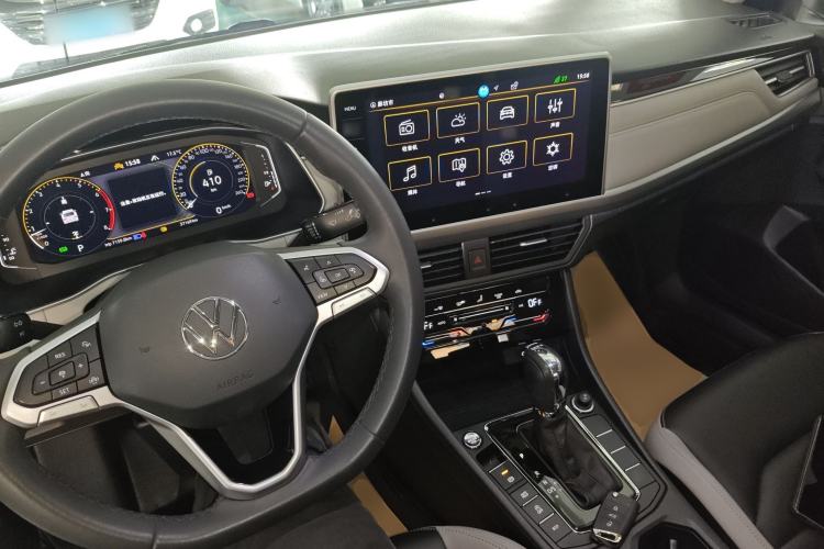 Used Volkswagen Bora 2023 300TSI DSG Prestige Edition Center Console
