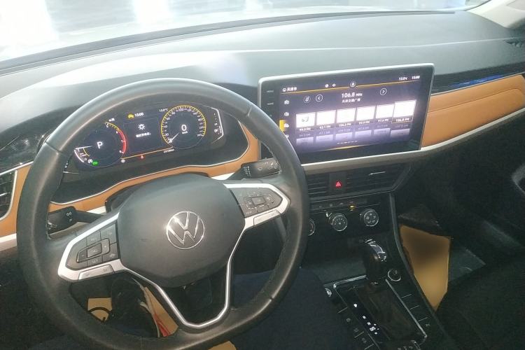 Used Volkswagen Bora 2023 200TSI DSG YueXing PRO Edition Center Console