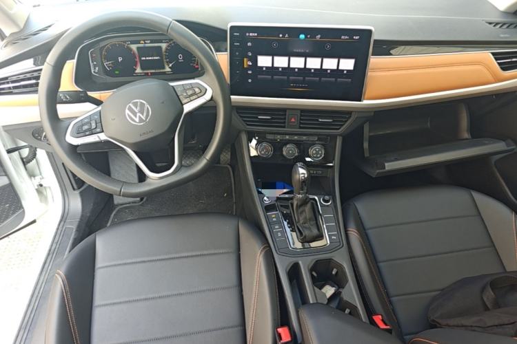 Used Volkswagen Bora 2023 200TSI DSG YueXing PRO Edition Center Console