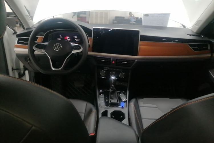 Used Volkswagen Bora 2023 200TSI DSG YueXing PRO Edition Center Console