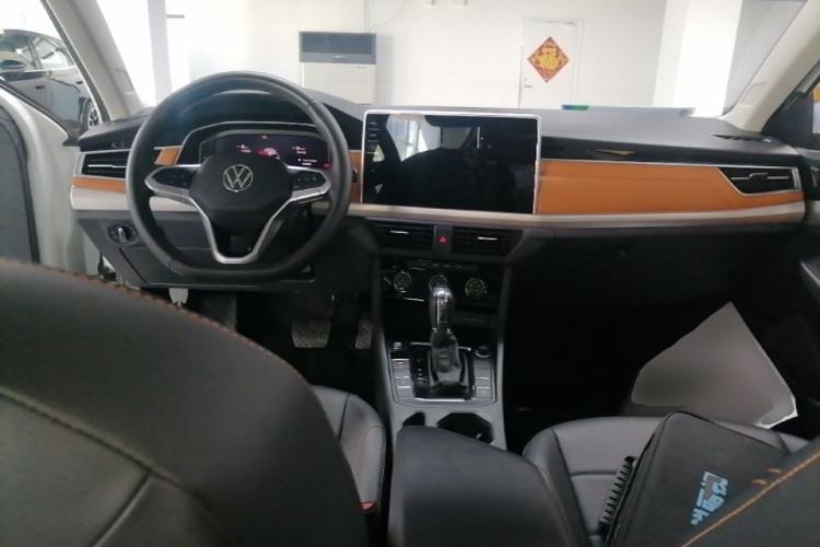 Used Volkswagen Bora 2023 200TSI DSG YueXing PRO Edition Center Console
