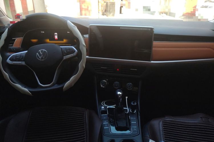Used Volkswagen Bora 2023 200TSI DSG YueXing PRO Edition Center Console