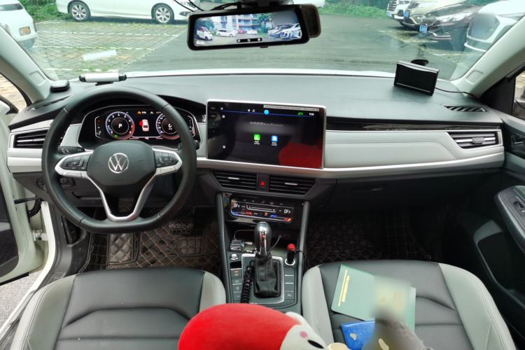 Used Volkswagen Bora 2023 300TSI DSG Prestige Edition Center Console