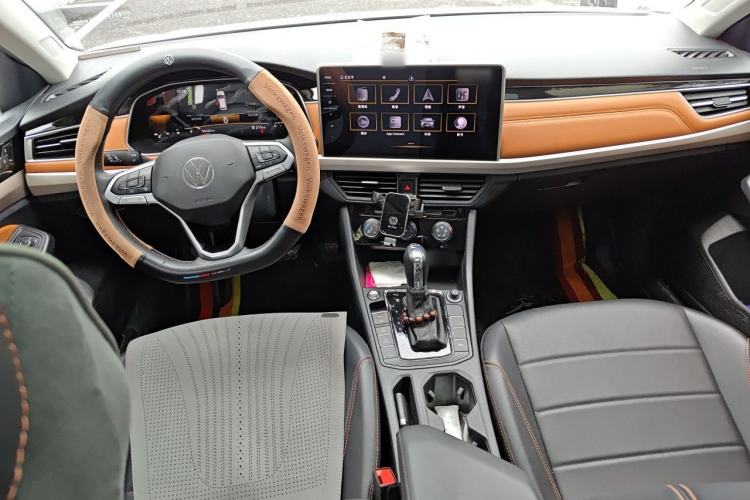 Used Volkswagen Bora 2023 200TSI DSG Enjoyment Edition Center Console