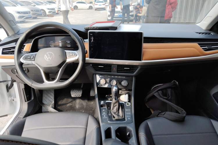 Used Volkswagen Bora 2023 200TSI DSG Enjoyment Edition Center Console