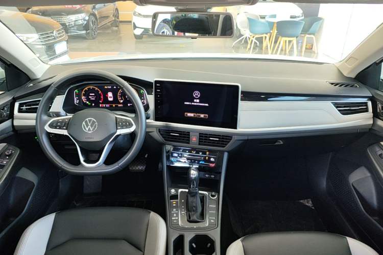 Used Volkswagen Bora 2023 300TSI DSG Prestige Edition Center Console