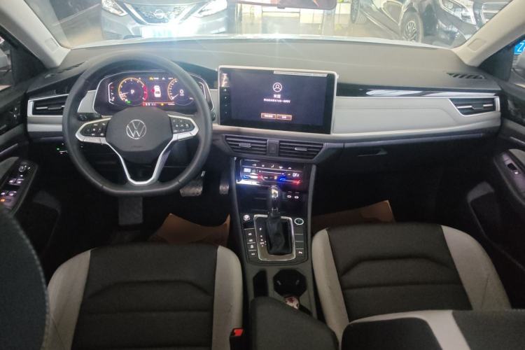 Used Volkswagen Bora 2023 300TSI DSG Prestige Edition Center Console