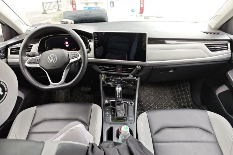 Used Volkswagen Bora 2023 300TSI DSG Prestige Edition Center Console