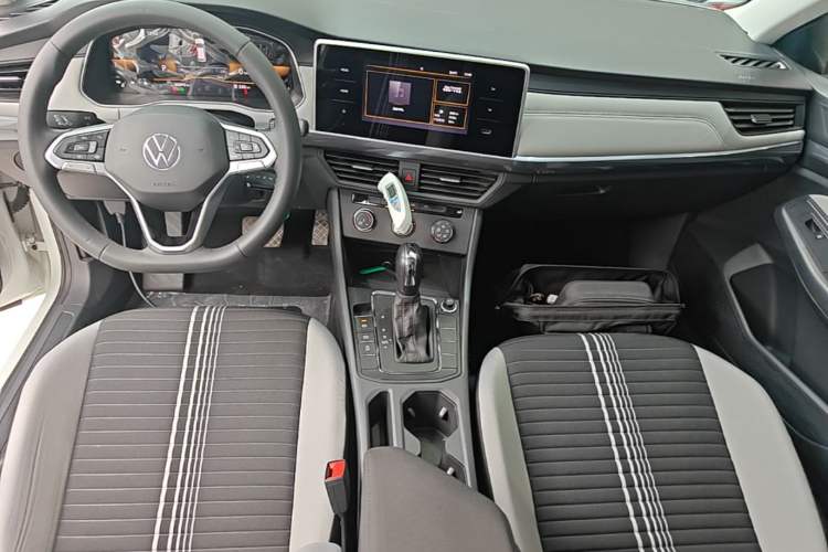 Used Volkswagen Bora 2023 1.5L Automatic Changer Limited Edition Center Console