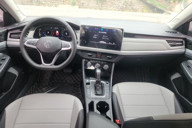 Used Volkswagen Bora 2023 200TSI DSG YueXing PRO Edition Center Console