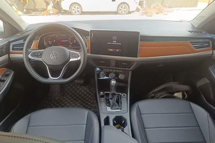Used Volkswagen Bora 2023 200TSI DSG YueXing PRO Edition Center Console