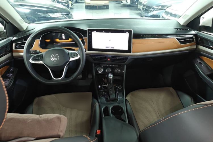 Used Volkswagen Bora 2023 200TSI DSG Enjoyment Edition Center Console