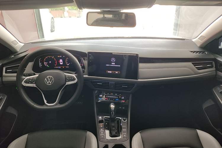 Used Volkswagen Bora 2023 300TSI DSG Prestige Edition Center Console