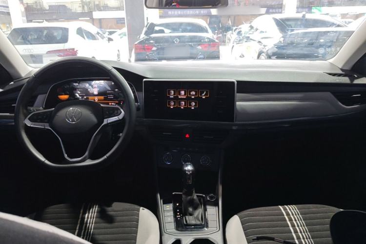 Used Volkswagen Bora 2023 200TSI DSG Comfort Edition Center Console