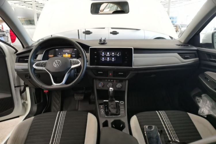 Used Volkswagen Bora 2023 200TSI DSG Comfort Edition Center Console
