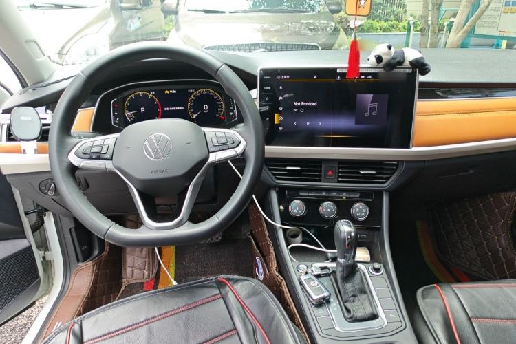 Used Volkswagen Bora 2023 200TSI DSG YueXing PRO Edition Center Console