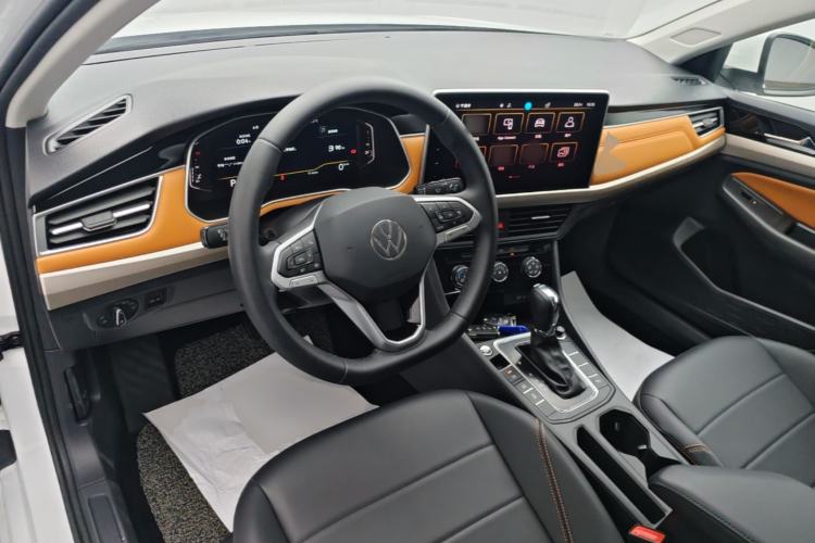 Used Volkswagen Bora 2023 200TSI DSG YueXing PRO Edition Center Console