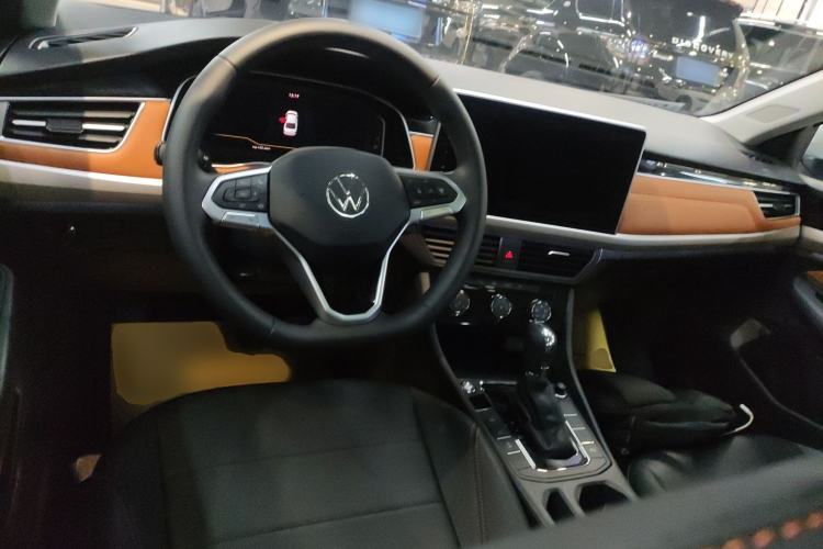 Used Volkswagen Bora 2023 200TSI DSG YueXing PRO Edition Center Console