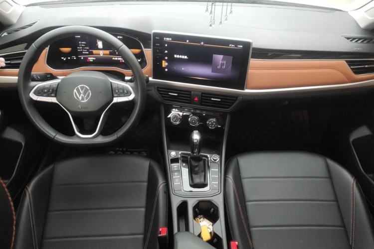 Used Volkswagen Bora 2023 200TSI DSG Smart Drive Version Center Console