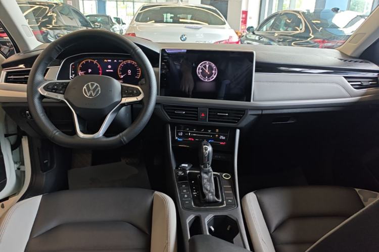 Used Volkswagen Bora 2023 300TSI DSG Prestige Edition Center Console