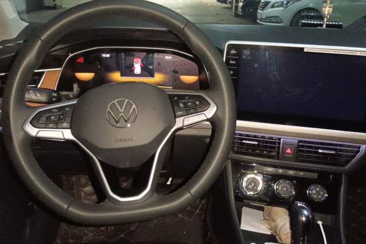 Used Volkswagen Bora 2023 200TSI DSG Smart Drive Version Center Console