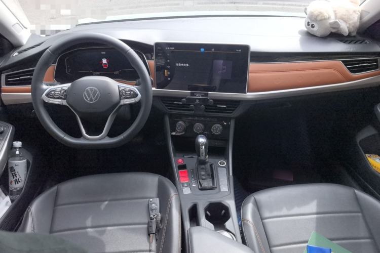 Used Volkswagen Bora 2023 200TSI DSG YueXing PRO Edition Center Console