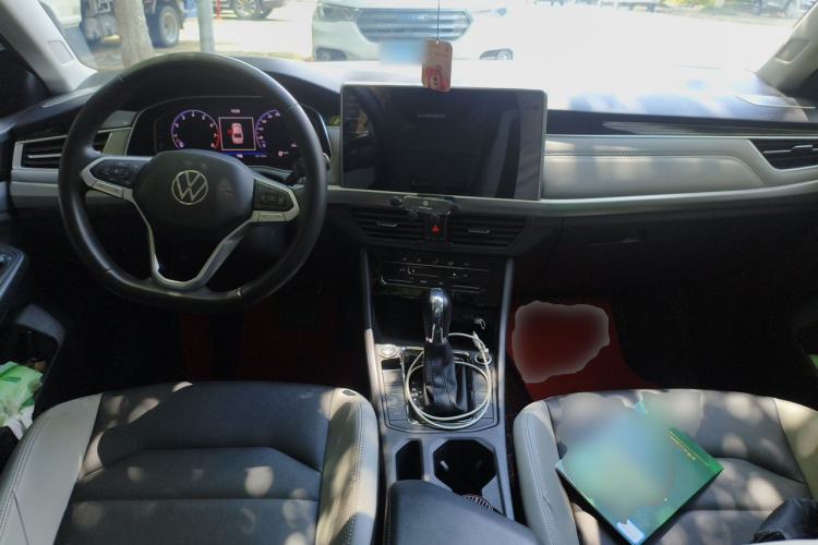 Used Volkswagen Bora 2023 300TSI DSG Prestige Edition Center Console