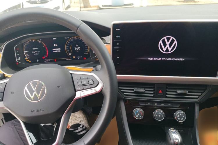 Used Volkswagen Bora 2023 200TSI DSG YueXing PRO Edition Center Console