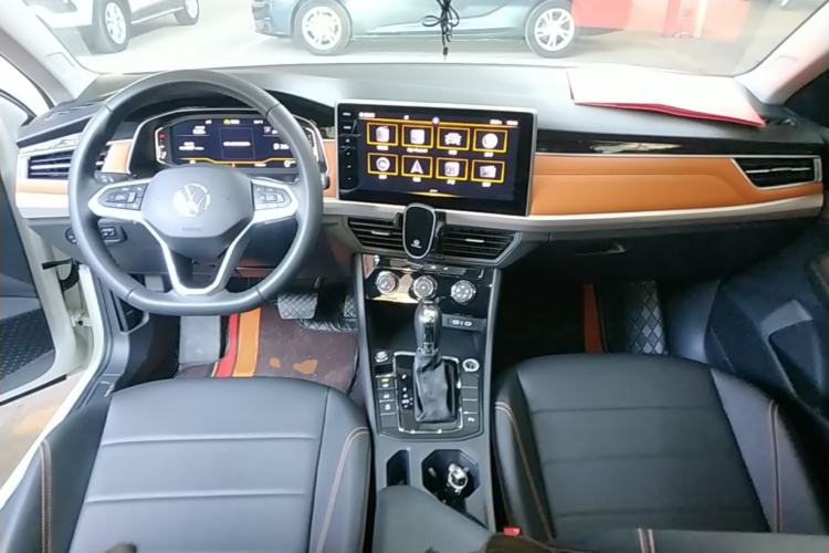 Used Volkswagen Bora 2023 200TSI DSG YueXing PRO Edition Center Console