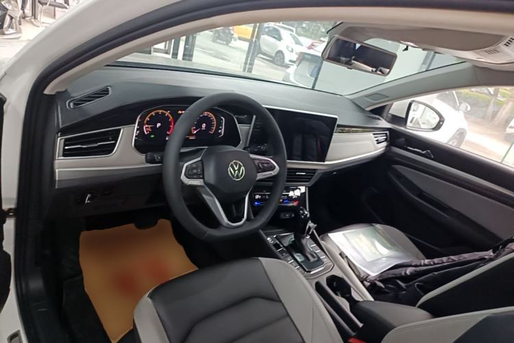 Used Volkswagen Bora 2023 300TSI DSG Prestige Edition Center Console