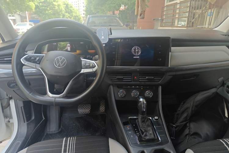 Used Volkswagen Bora 2023 200TSI DSG Comfort Edition Center Console