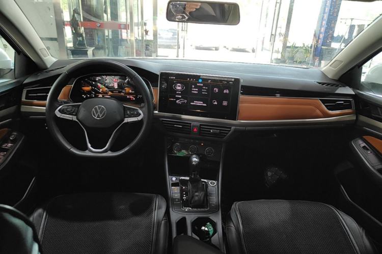 Used Volkswagen Bora 2023 200TSI DSG Smart Drive Version Center Console