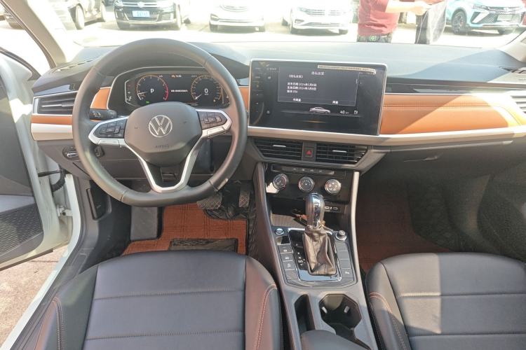 Used Volkswagen Bora 2023 200TSI DSG YueXing PRO Edition Center Console