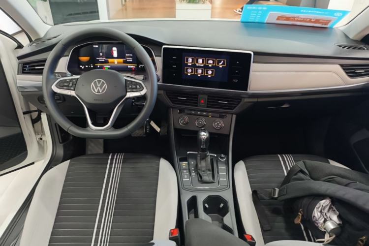 Used Volkswagen Bora 2023 1.5L Automatic Changer Limited Edition Center Console