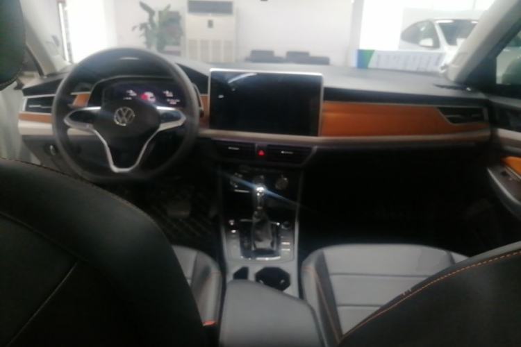 Used Volkswagen Bora 2023 200TSI DSG YueXing PRO Edition Center Console