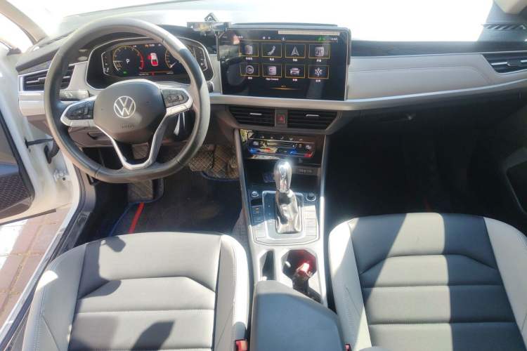 Used Volkswagen Bora 2023 280TSI DSG Prestige Edition Center Console