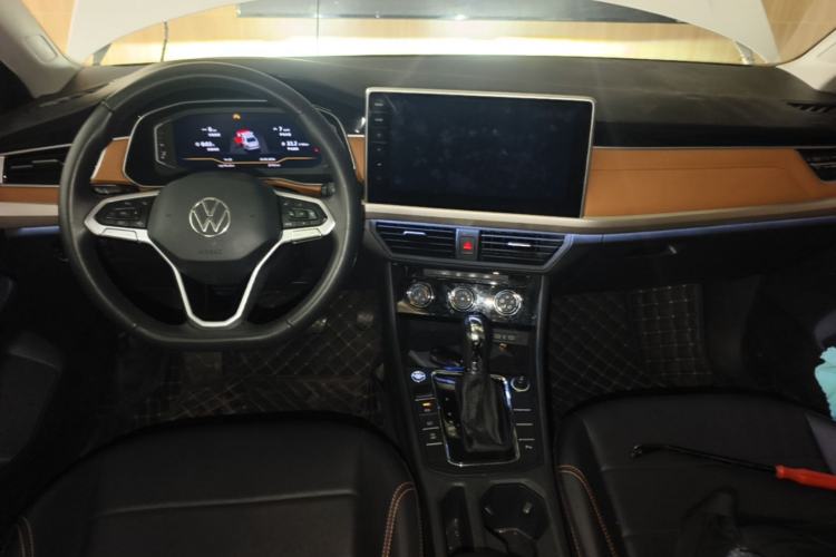 Used Volkswagen Bora 2023 200TSI DSG YueXing PRO Edition Center Console