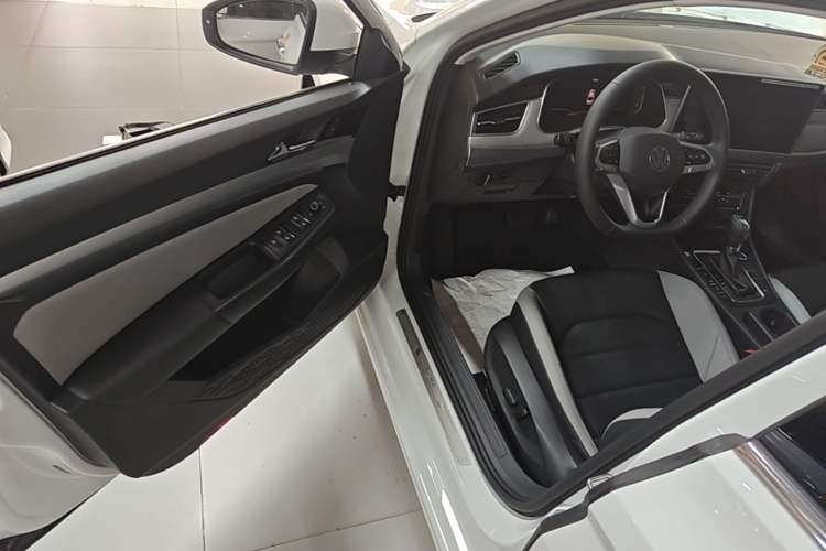 Used Volkswagen Bora 2023 300TSI DSG Prestige Edition Driver Seat