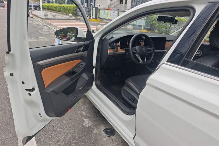 Used Volkswagen Bora 2023 200TSI DSG YueXing PRO Edition Driver Seat