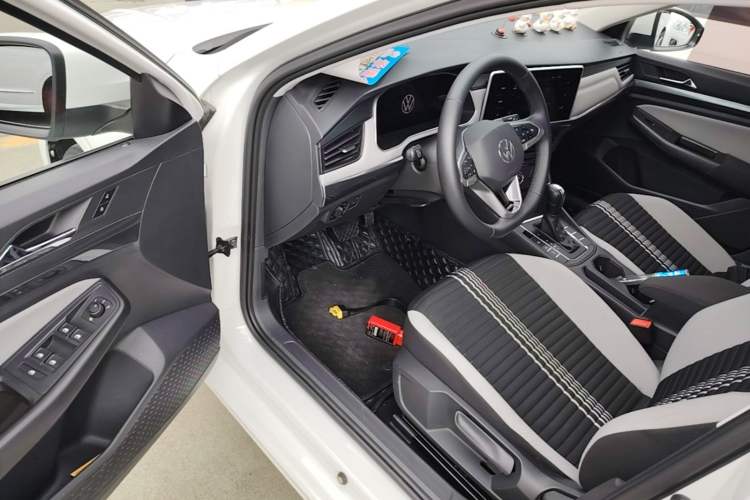 Used Volkswagen Bora 2023 1.5L Automatic Changer Limited Edition Driver Seat