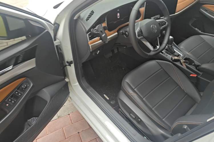 Used Volkswagen Bora 2023 200TSI DSG YueXing PRO Edition Driver Seat